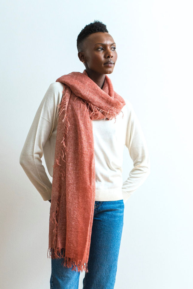Bel Cashmere | Fular de cashmere fino con flecos rojo mineral