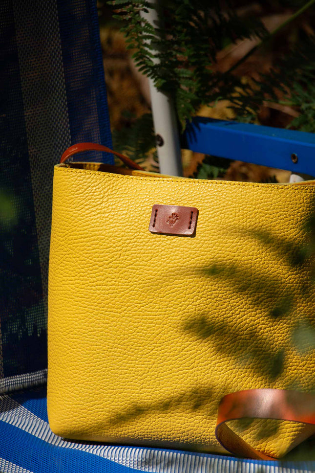 bolso hiziki mango piel pebbled vacuno, bolso mediano tapa interna, sesión de fotos asturias 2025