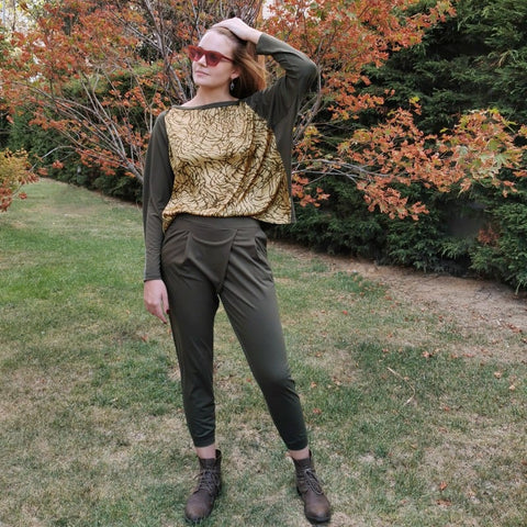 Lalipop Design | Matt Gold Sweatshirt With Khaki Reglan Sleeves