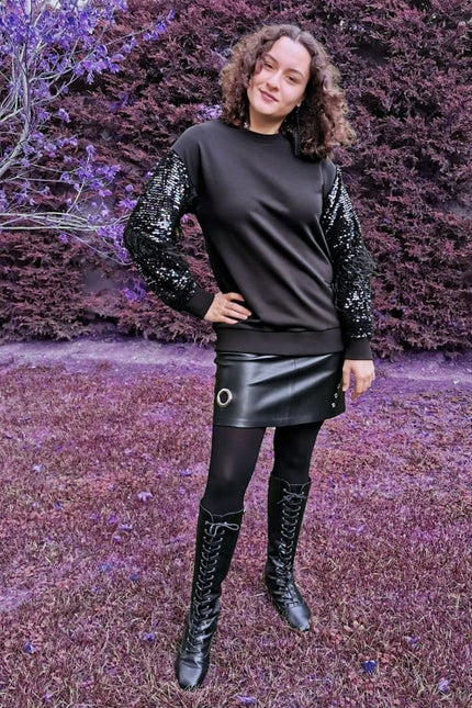 Lalipop Design | Bluza z połyskującymi cekinami i czarnymi piórami