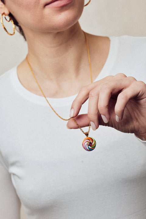 Après Youth I Catherine Spinning Enamel Necklace