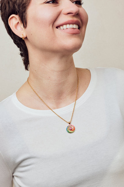 Après Youth I Catherine Spinning Enamel Necklace