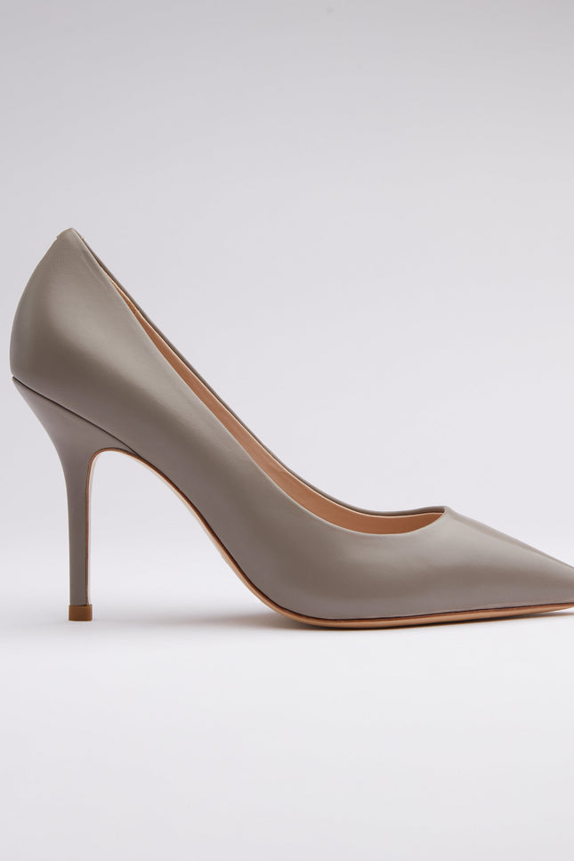 Icy Wong | Etain Grey Pumps