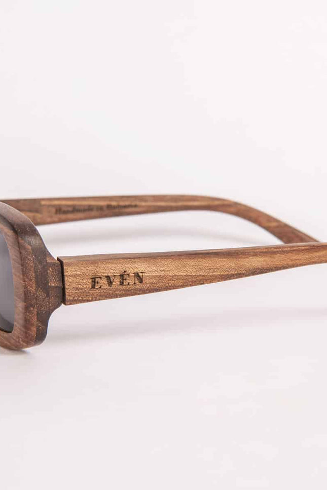 EVÉN I JUNTA Sunglasses - Walnut wood