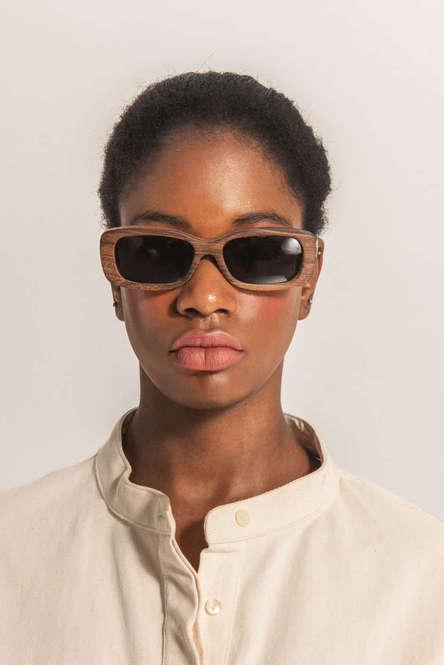 EVÉN I JUNTA Sunglasses - Walnut wood