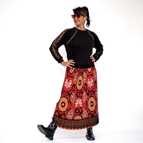 Lalipop Design | Sweatshirt with guipure lace raglan sleeves