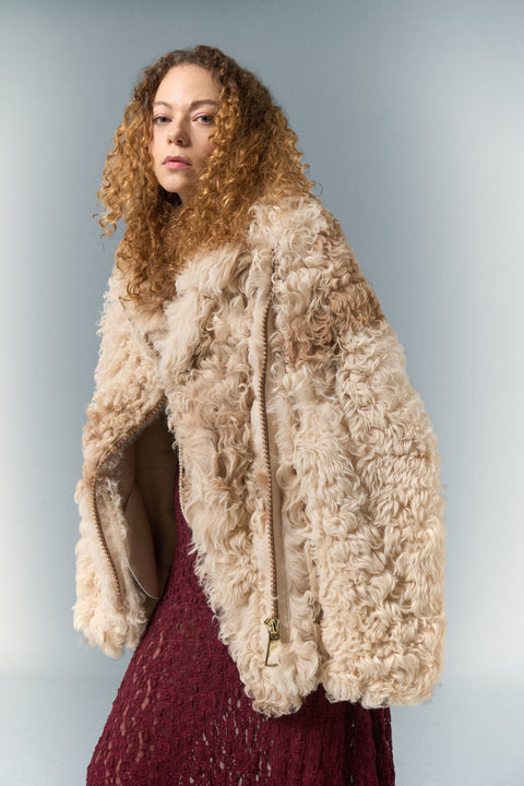 Pica Noir | Kurtka z surowej owczej skóry Babelogue