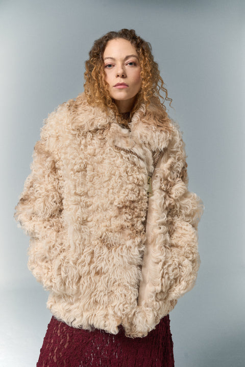 Pica Noir | Kurtka z surowej owczej skóry Babelogue