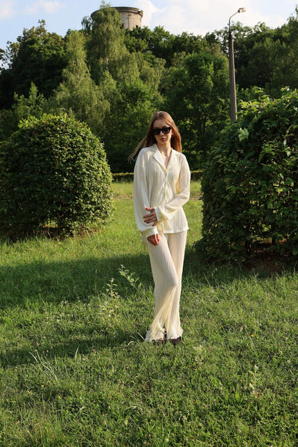 BÚDZIKO | AMELIA CREAMY PLEATED PANTS