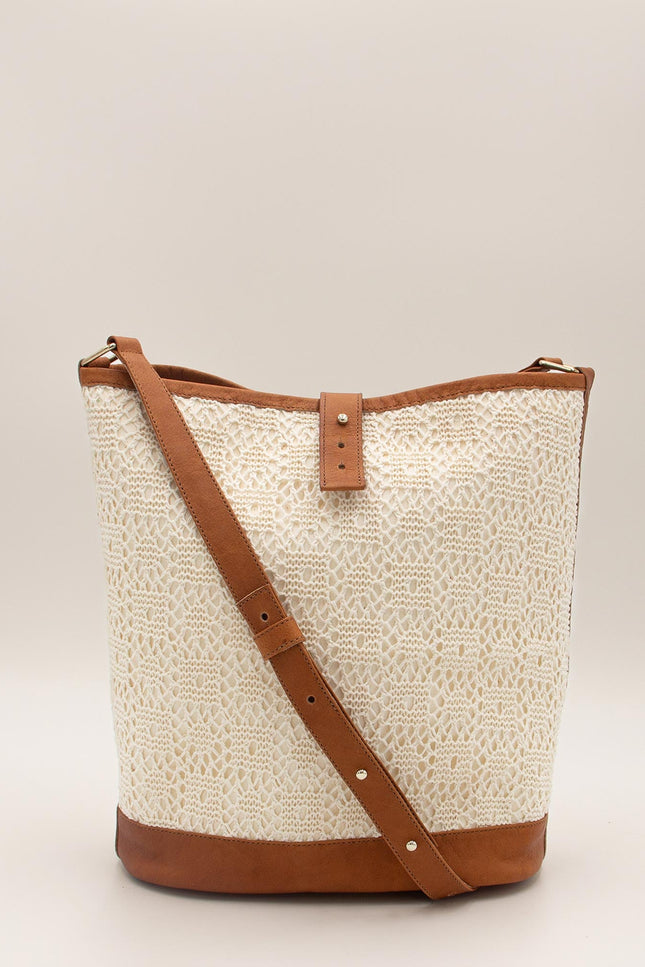bolso piel y tela crochet de algodón y polyester reciclado mirta foto estudio