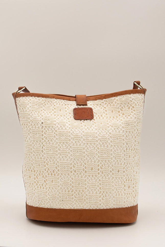 bolso piel y tela crochet de algodón y polyester reciclado mirta foto estudio 3