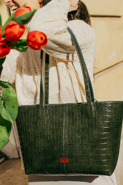 bolso piel cocodrilo nara verde modelo street flores 2