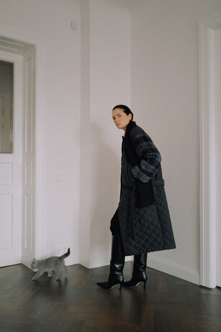 Quilted Coat With a Belt and Lama Wool Sleeves (Winter sale)