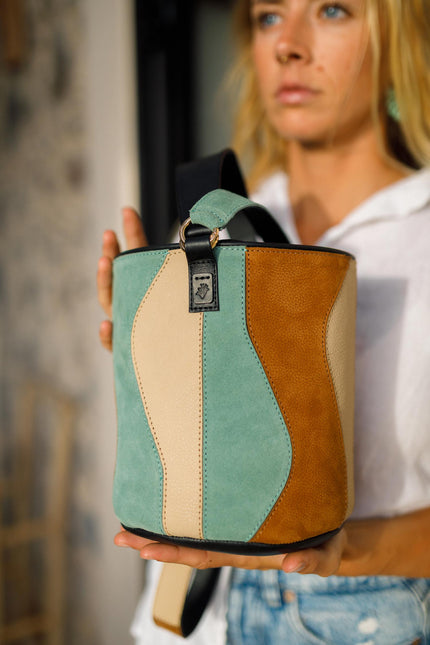 tambour organico original, turquesa ante, camel nobuck, piedra nobuck, bolso medinado, sesion casa majorera diseño 2025