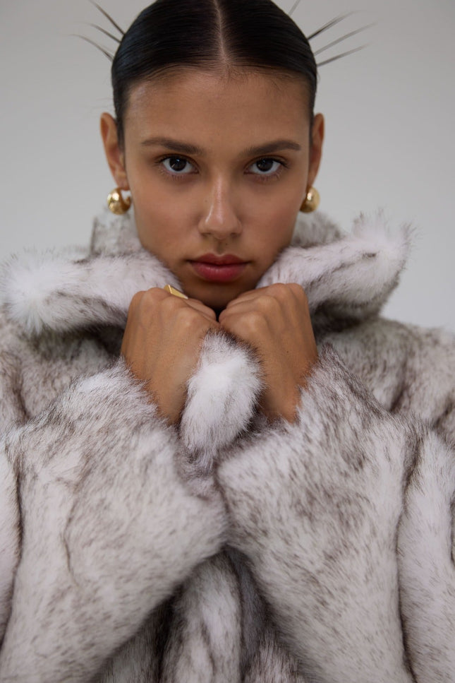 BÚDZIKO | JACQUELINE FAUX FUR GREY COAT