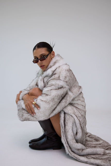 BÚDZIKO | JACQUELINE FAUX FUR GREY COAT