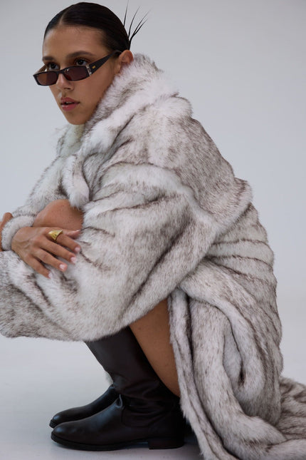 BÚDZIKO | JACQUELINE FAUX FUR GREY COAT