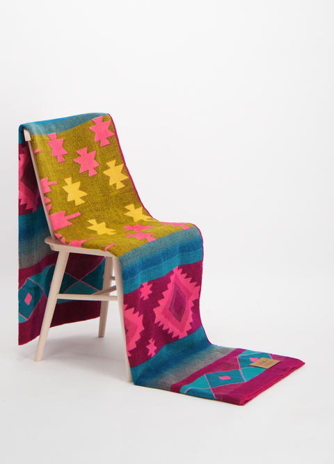 Alpaca Loca | Plaid Native Pink