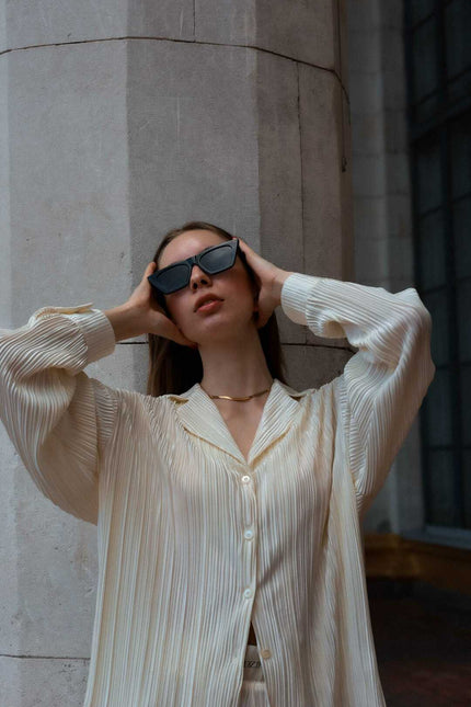BÚDZIKO | AMELIA CREAMY PLEATED SHIRT