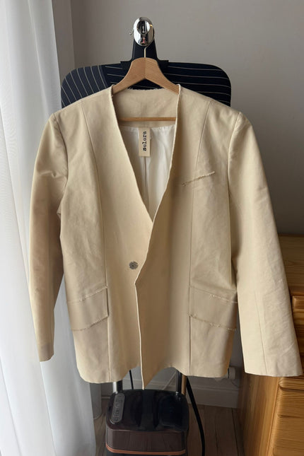 Selera | Item 1. Ivory jacket