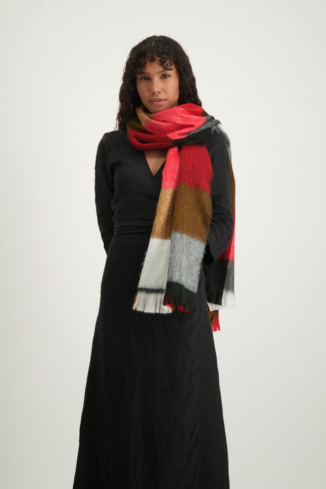 Alpaca Loca | Scarf Blocked Red, Black and Naturals