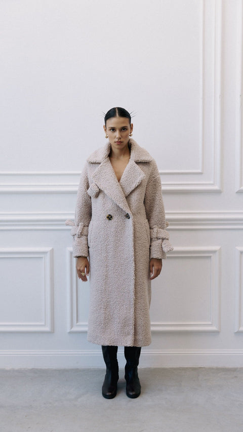 BÚDZIKO | BEIGE LONG TEDDY COAT