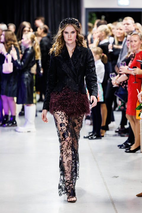 Eva Oherjus I Ariana Crown