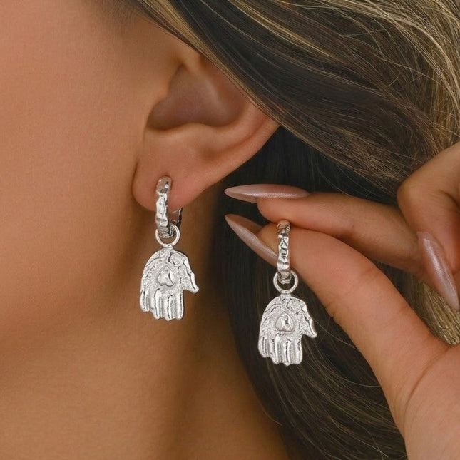 Arvino | Heart in Hand Earrings Silver