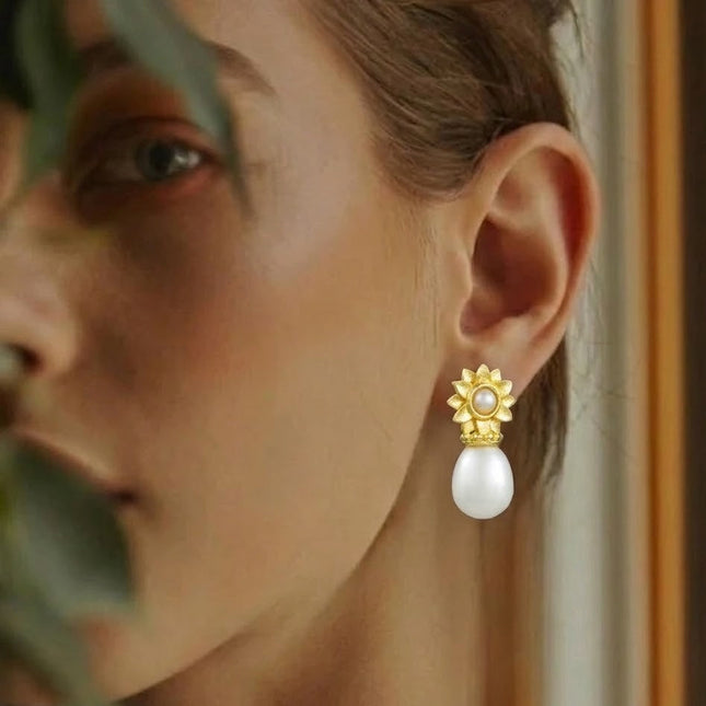 Arvino | Kolczyki Solara Pearl Flower ze srebra próby 925