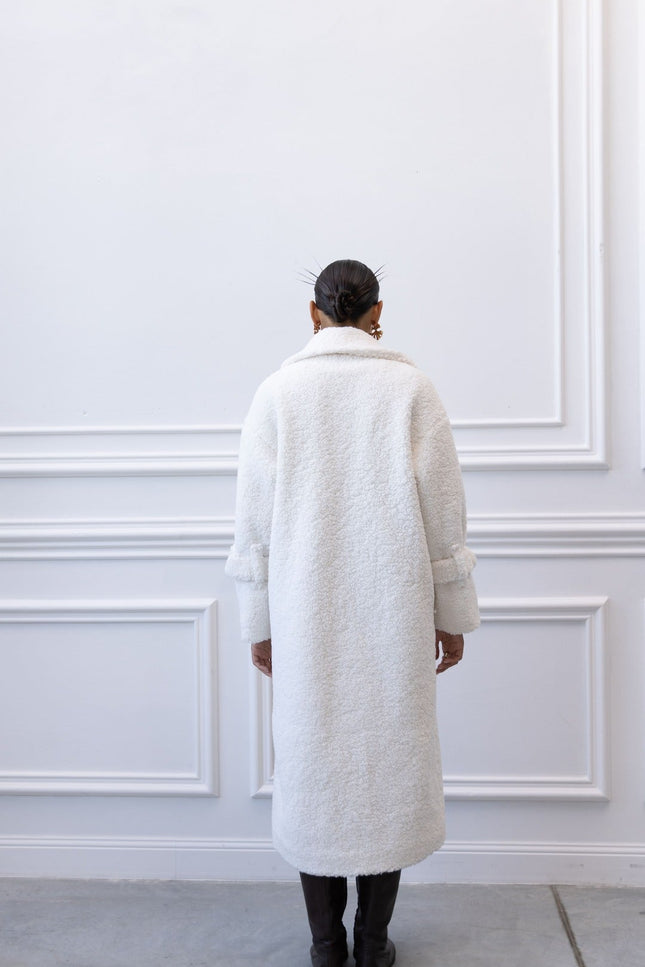 BÚDZIKO | MILKY-WHITE LONG TEDDY COAT