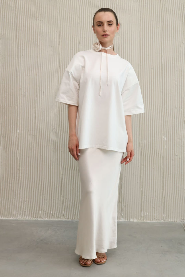 white shoulder pad t-shirt
