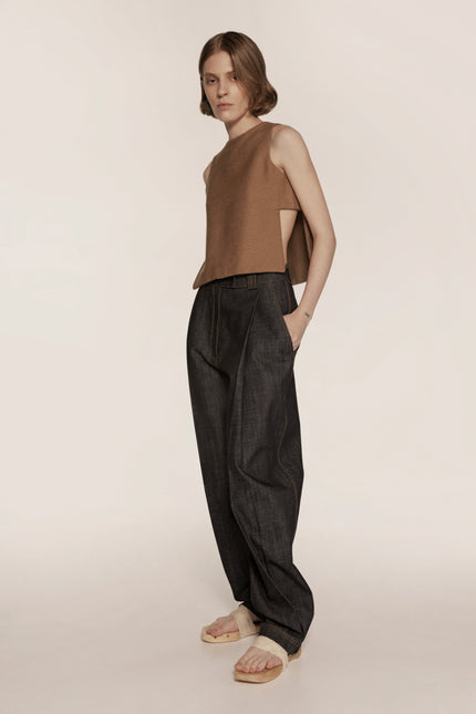 wide tapered jeans with pockets and belt loops