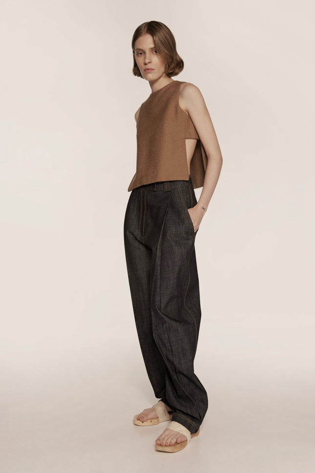 wide tapered jeans with pockets and belt loops