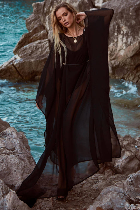 Antoninias | Vellichor Cover Up black