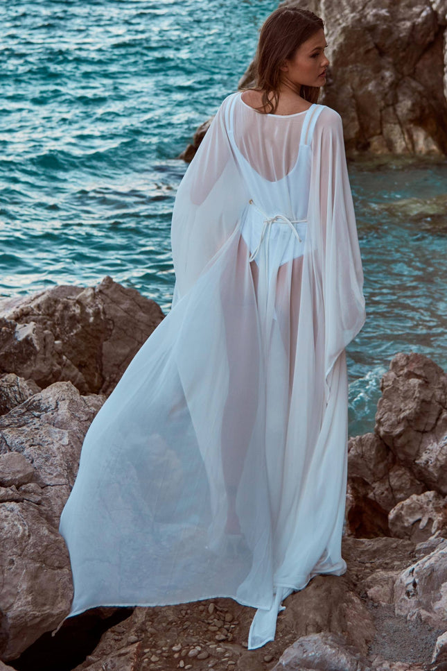 Antoninias | Vellichor Cover Up white