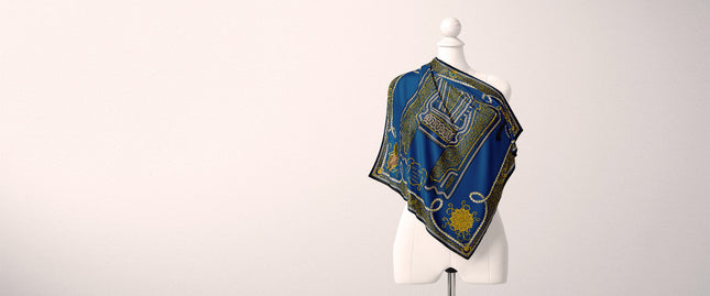 Fetolia | Evzonas – Blue Scarf